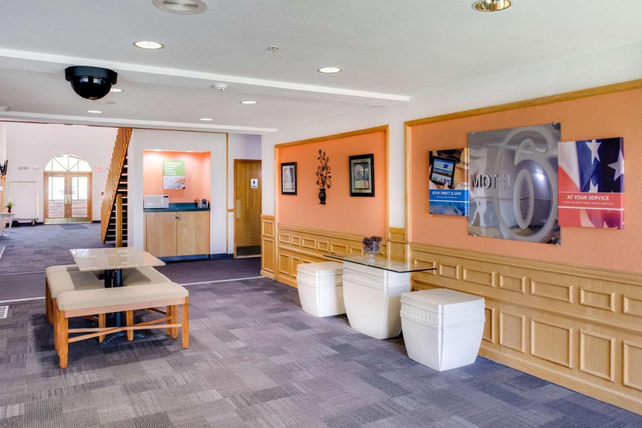 Motel 6-Richmond, In Bagian luar foto