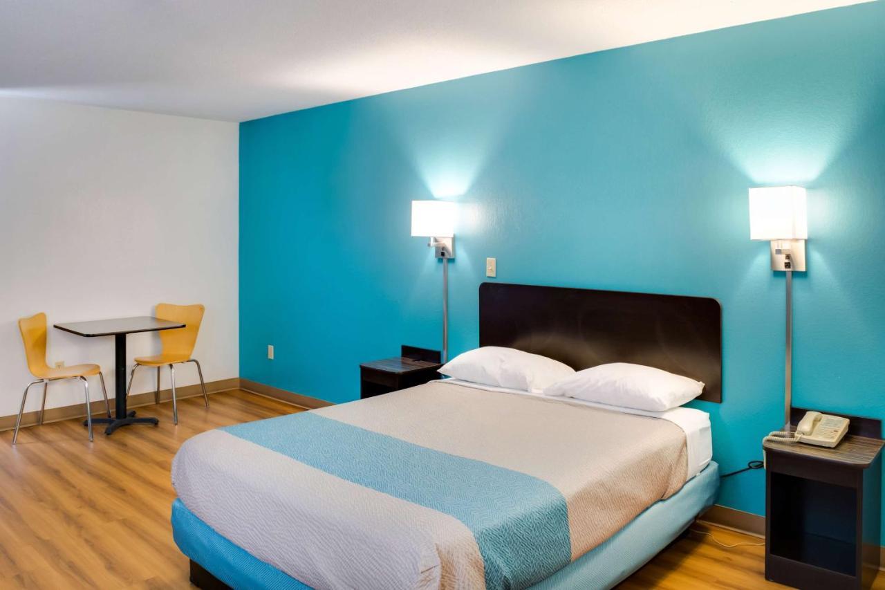 Motel 6-Richmond, In Bagian luar foto