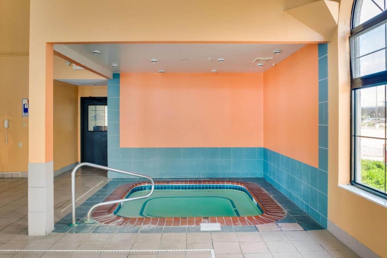 Motel 6-Richmond, In Bagian luar foto