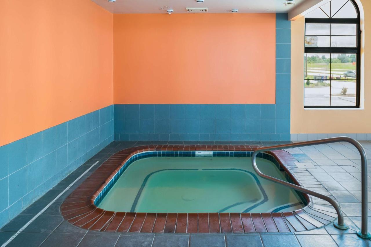 Motel 6-Richmond, In Bagian luar foto