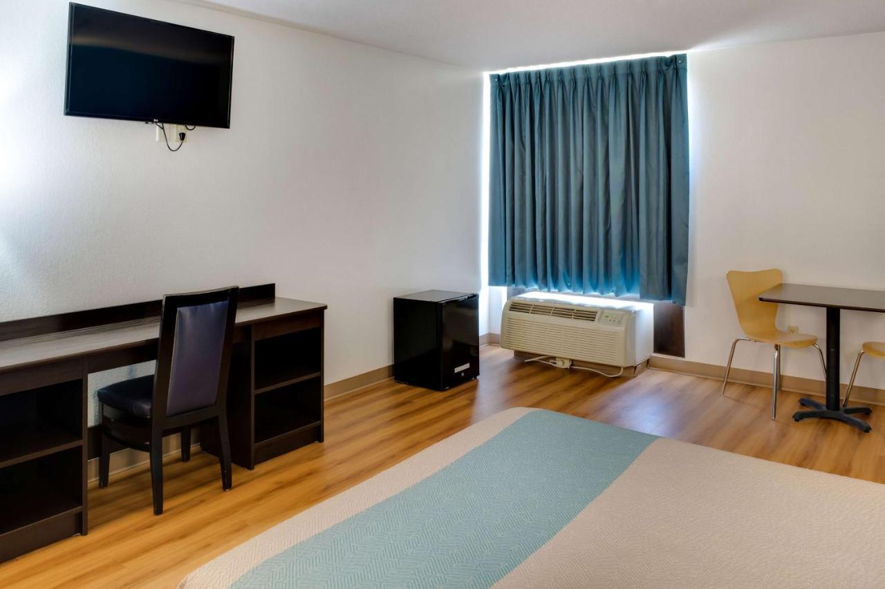 Motel 6-Richmond, In Bagian luar foto