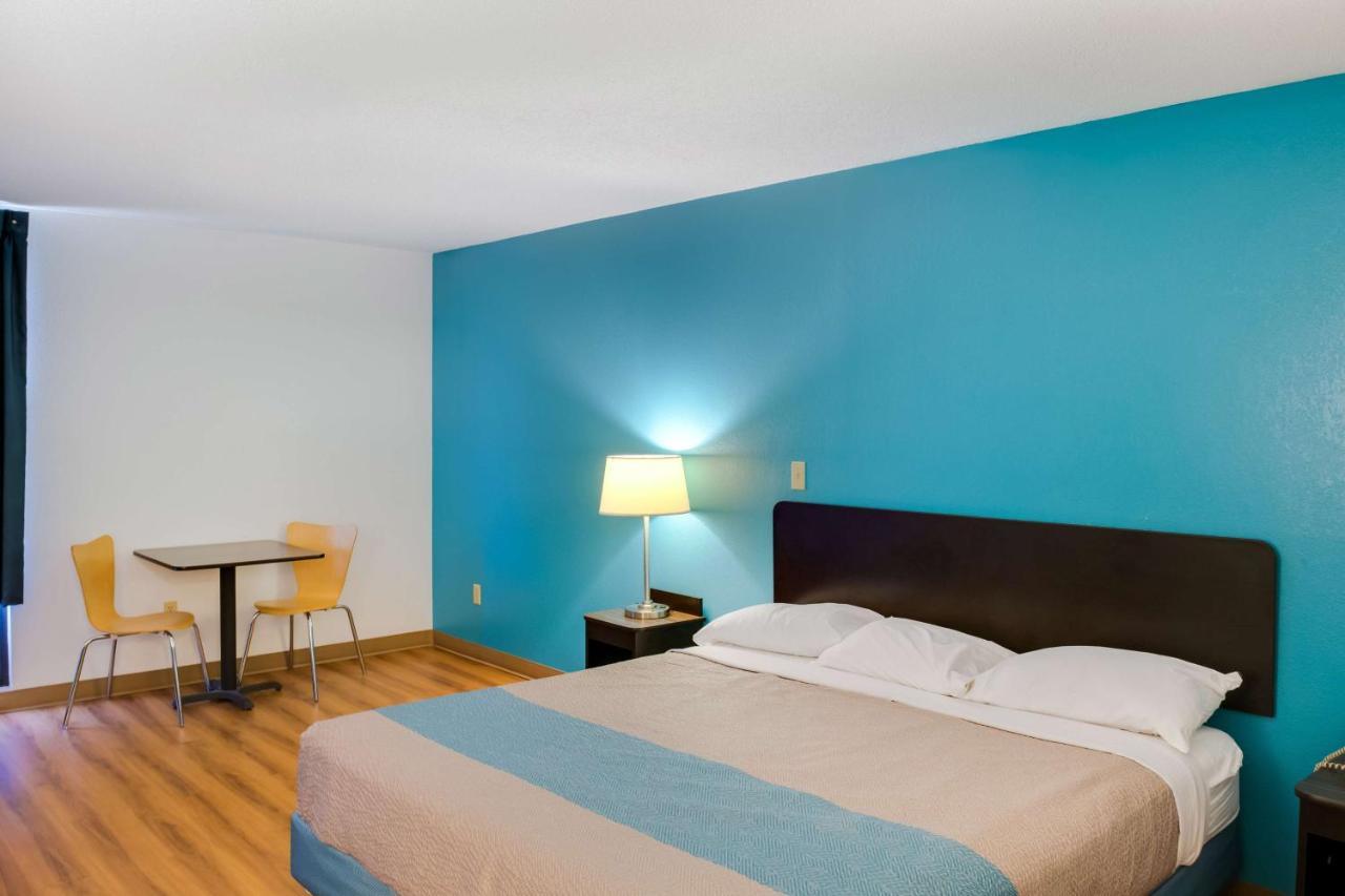 Motel 6-Richmond, In Bagian luar foto