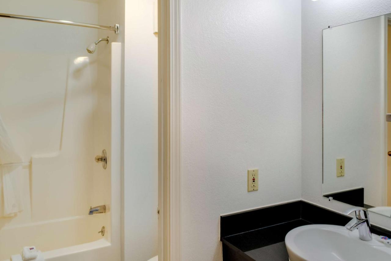 Motel 6-Richmond, In Bagian luar foto